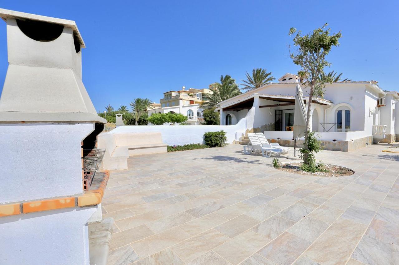 Urbanizacion El Oasis, 20 Villas En 1ª Linea Playa Denia Exterior photo