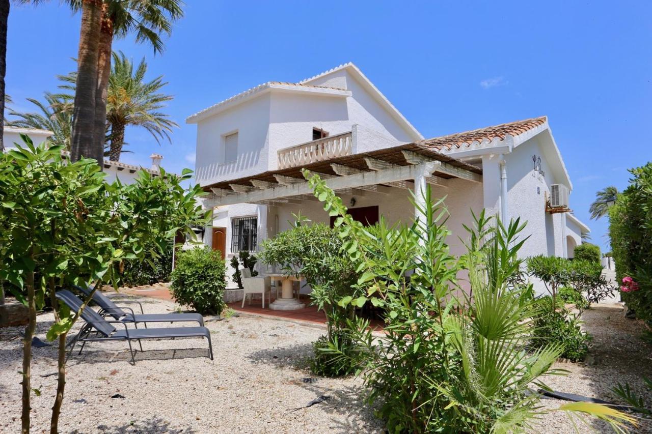 Urbanizacion El Oasis, 20 Villas En 1ª Linea Playa Denia Exterior photo