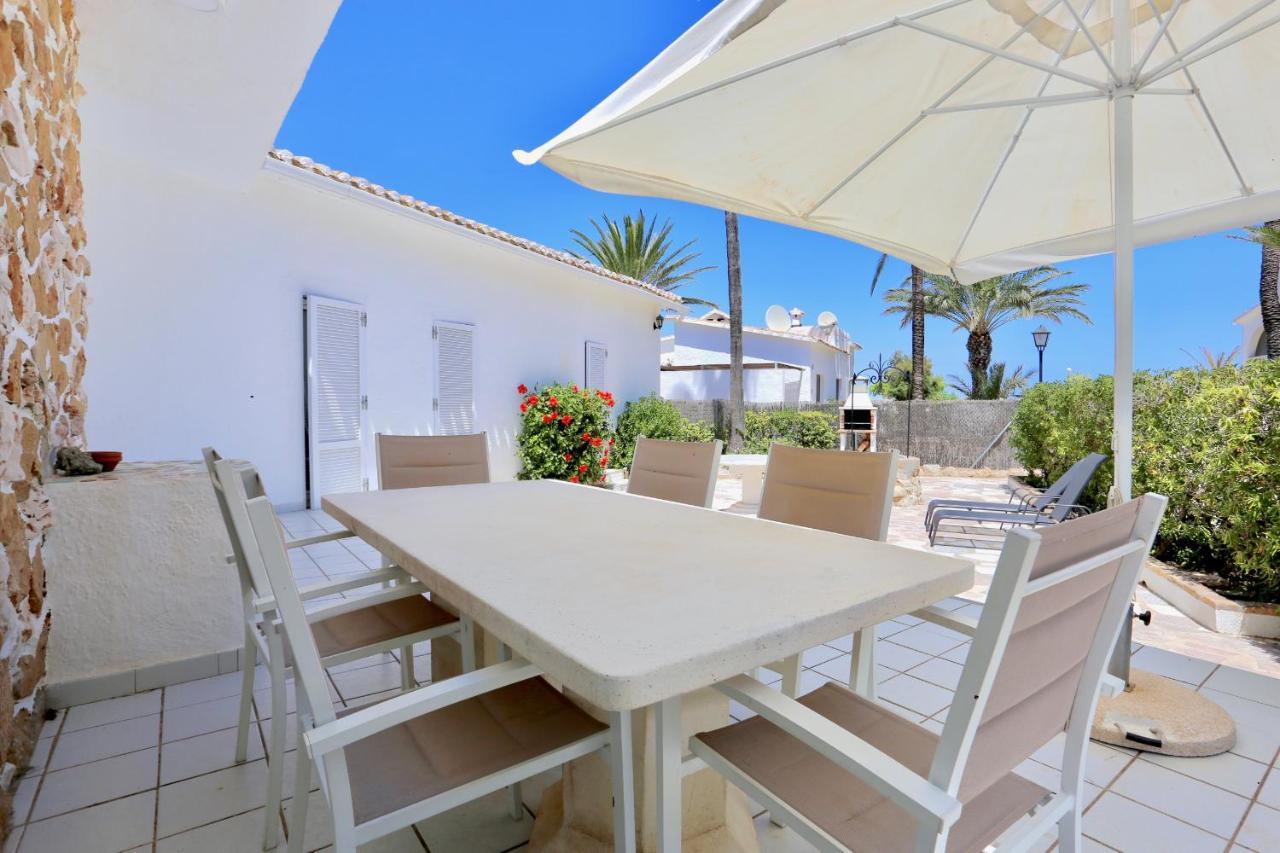 Urbanizacion El Oasis, 20 Villas En 1ª Linea Playa Denia Exterior photo
