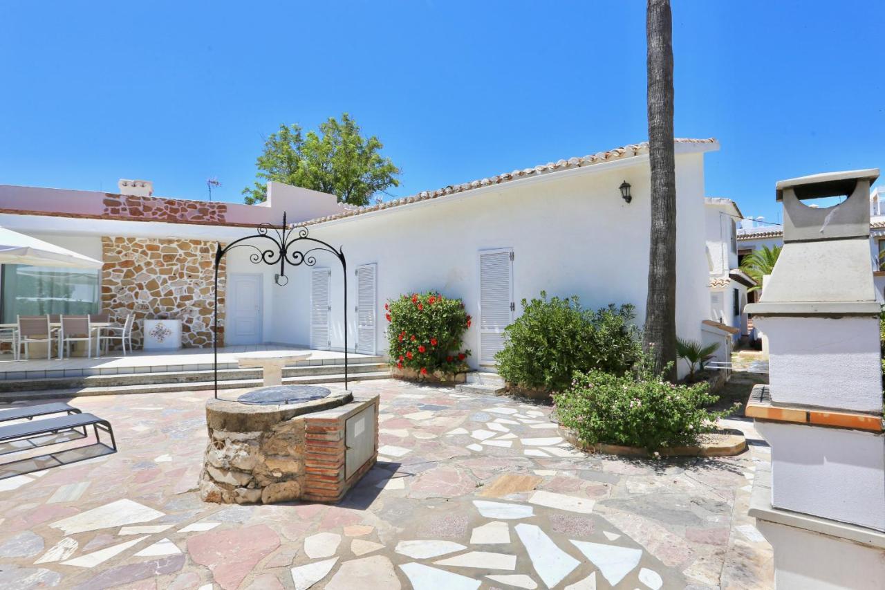 Urbanizacion El Oasis, 20 Villas En 1ª Linea Playa Denia Exterior photo