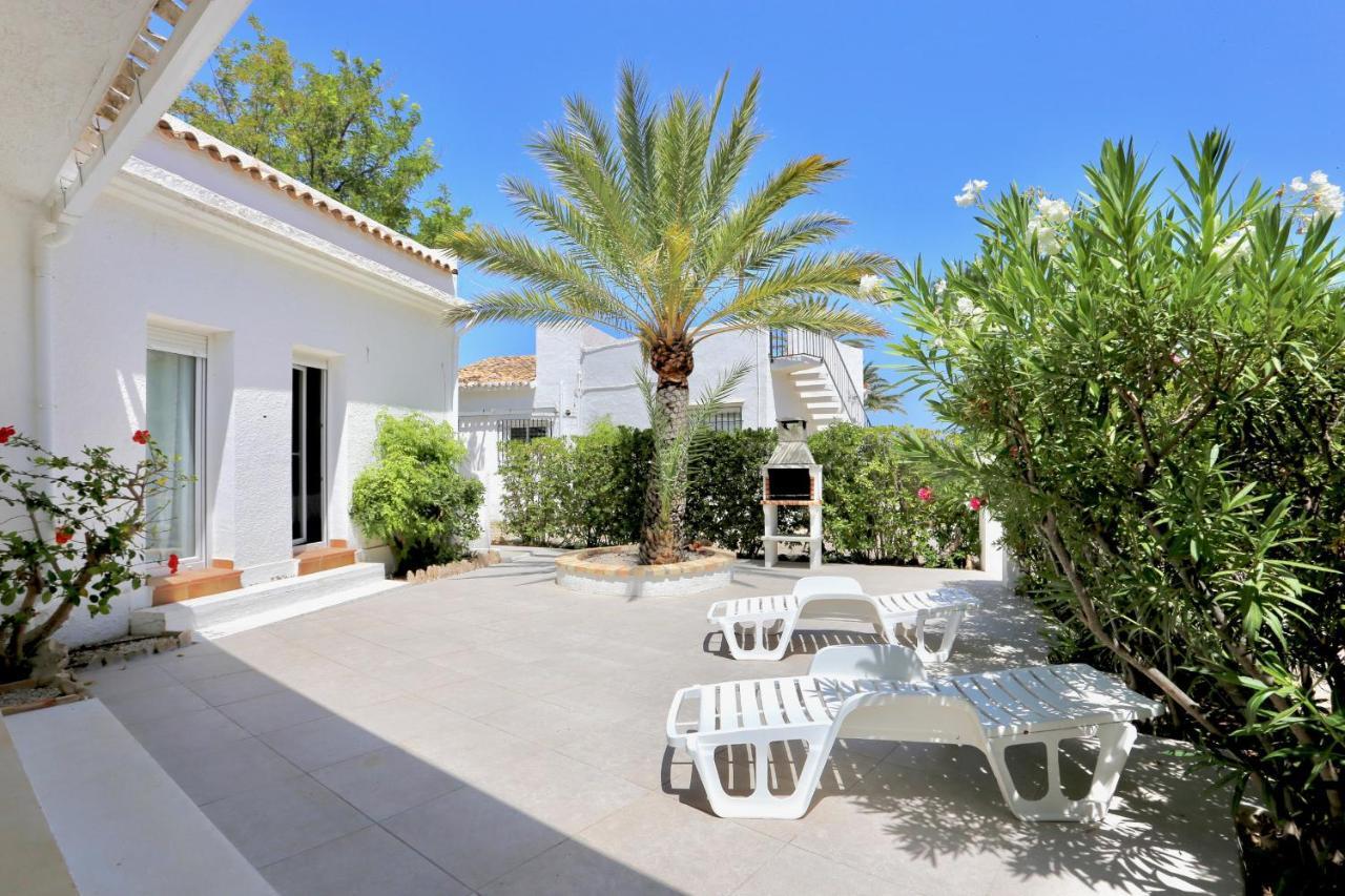 Urbanizacion El Oasis, 20 Villas En 1ª Linea Playa Denia Exterior photo