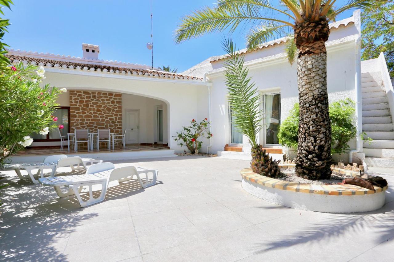 Urbanizacion El Oasis, 20 Villas En 1ª Linea Playa Denia Exterior photo