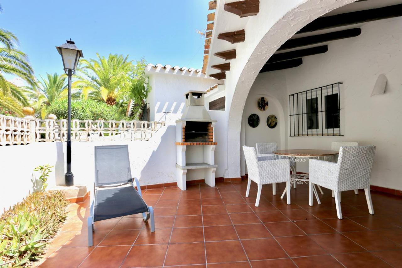 Urbanizacion El Oasis, 20 Villas En 1ª Linea Playa Denia Exterior photo
