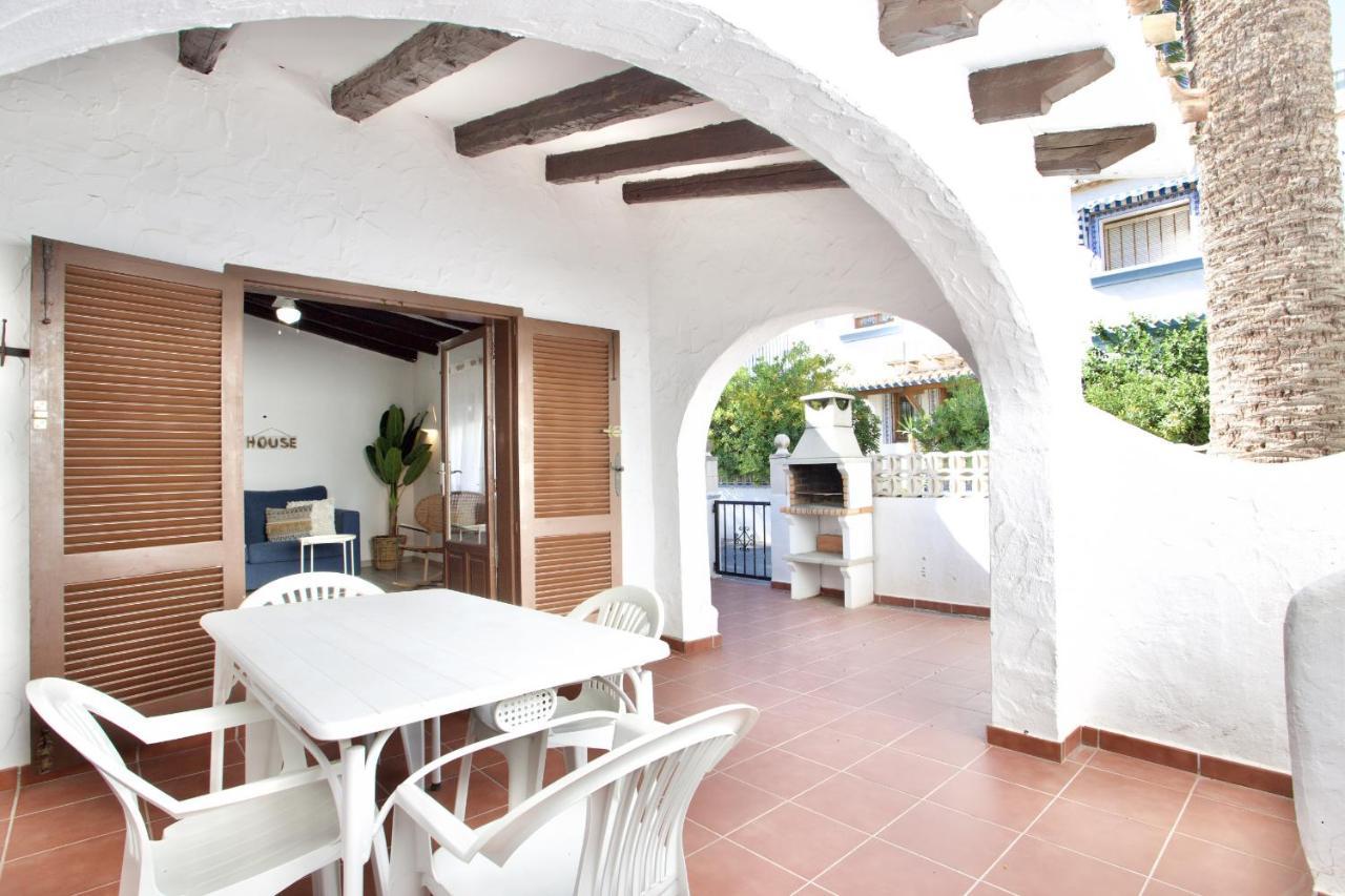 Urbanizacion El Oasis, 20 Villas En 1ª Linea Playa Denia Exterior photo