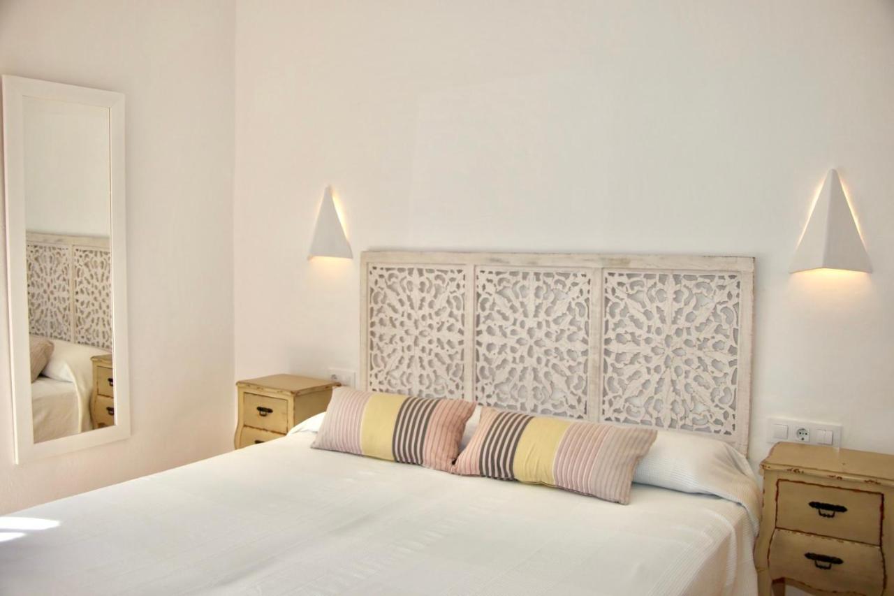 Urbanizacion El Oasis, 20 Villas En 1ª Linea Playa Denia Exterior photo