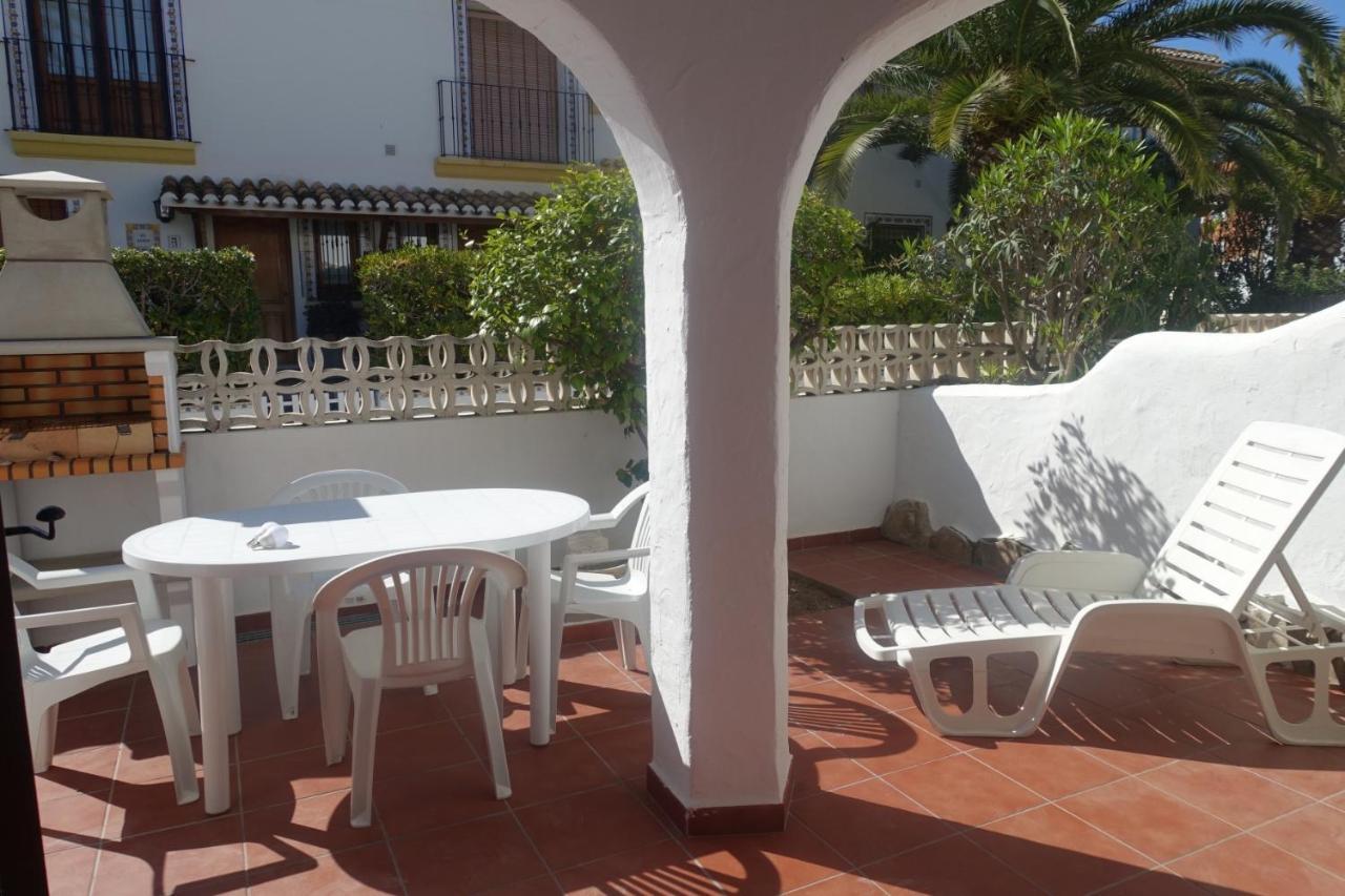 Urbanizacion El Oasis, 20 Villas En 1ª Linea Playa Denia Exterior photo
