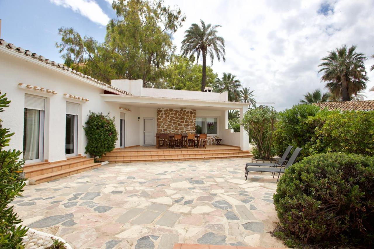 Urbanizacion El Oasis, 20 Villas En 1ª Linea Playa Denia Exterior photo